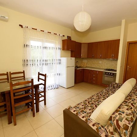 Vasili'S Family Apartments Хімара Екстер'єр фото